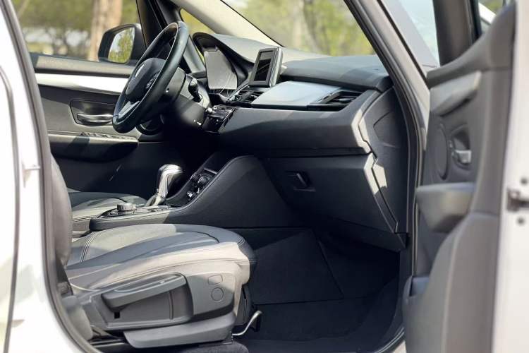Used BMW 2 Series Active Tourer 2016 218i Fashion Model Interior 5