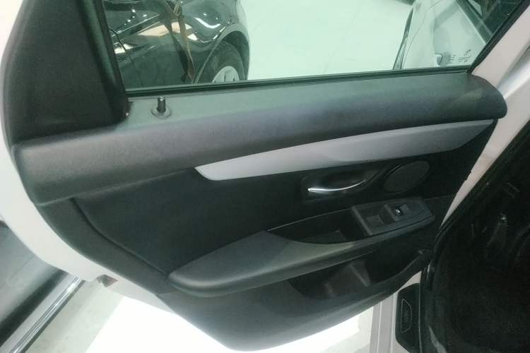 Used BMW 2 Series Active Tourer 2016 218i Leading Model Interior 8