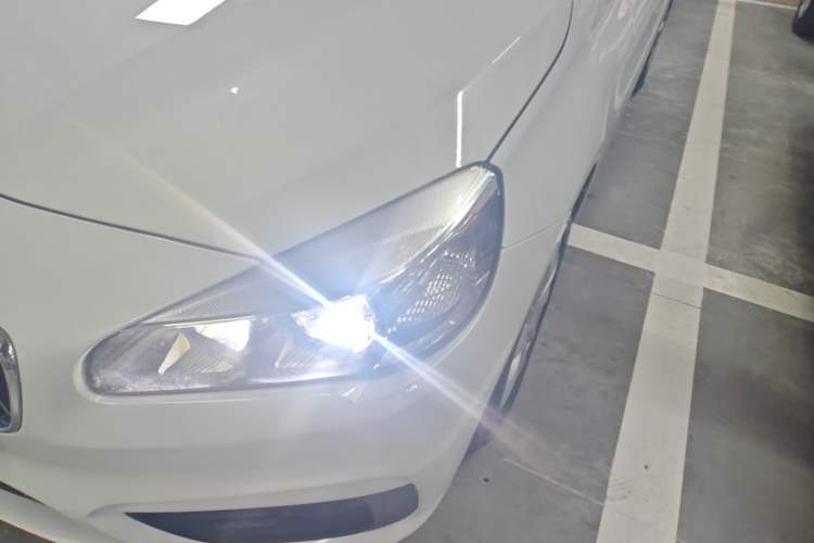 Used BMW 2 Series Active Tourer 2016 218i Fashion Model Left Front Headlight