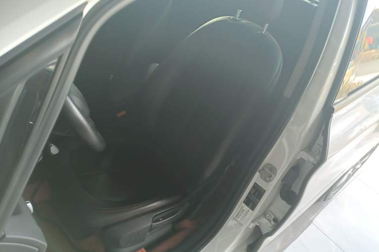 Used BMW 2 Series Active Tourer 2016 218i Fashion Model Left Front Seat