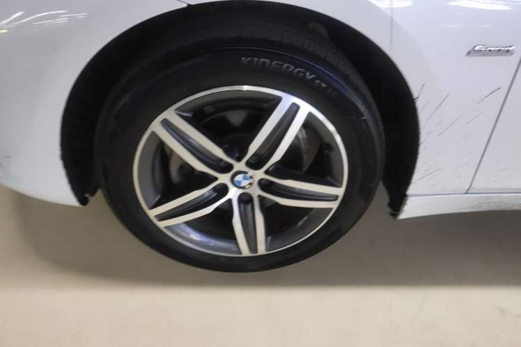 Used BMW 2 Series Active Tourer 2016 218i Sports Design Package Left Front Wheel Hub