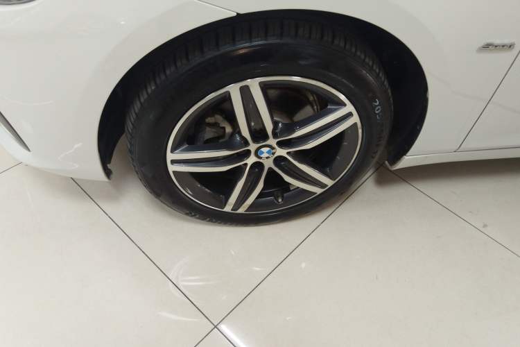 Used BMW 2 Series Active Tourer 2016 218i Sports Design Package Left Front Wheel Hub