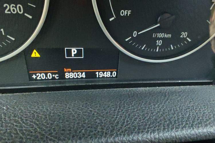 Used BMW 2 Series Active Tourer 2016 218i Fashion Model Odometer Close Up