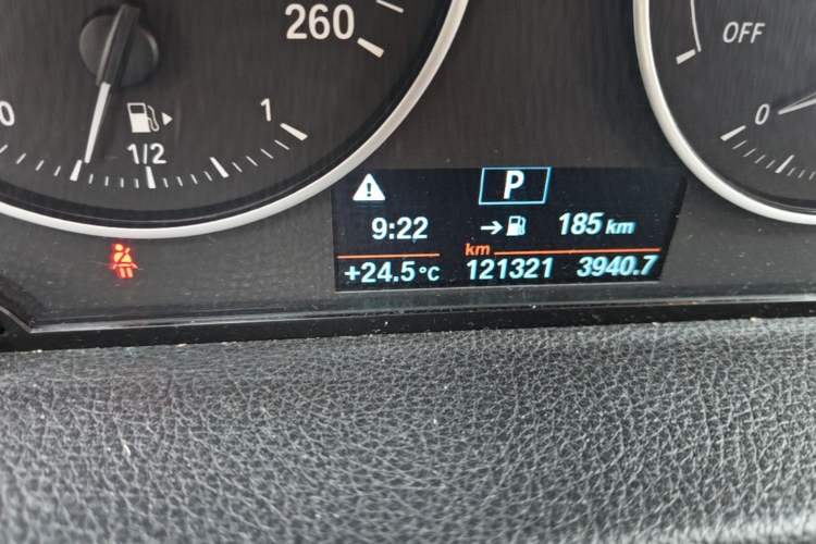 Used BMW 2 Series Active Tourer 2016 218i Sports Design Package Odometer Close Up