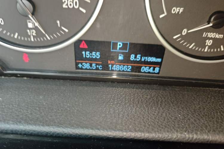 Used BMW 2 Series Active Tourer 2016 220i Luxury Edition Odometer Close Up