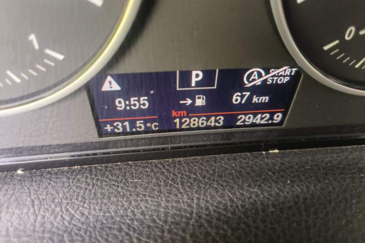 Used BMW 2 Series Active Tourer 2016 218i Sports Design Package Odometer Close Up