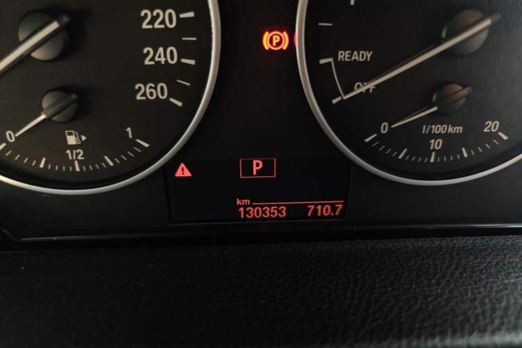 Used BMW 2 Series Active Tourer 2016 218i Fashion Model Odometer Close Up