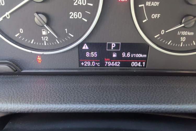 Used BMW 2 Series Active Tourer 2016 220i Luxury Edition Odometer Close Up