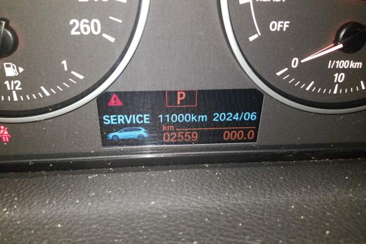 Used BMW 2 Series Active Tourer 2016 218i Fashion Model Odometer Close Up