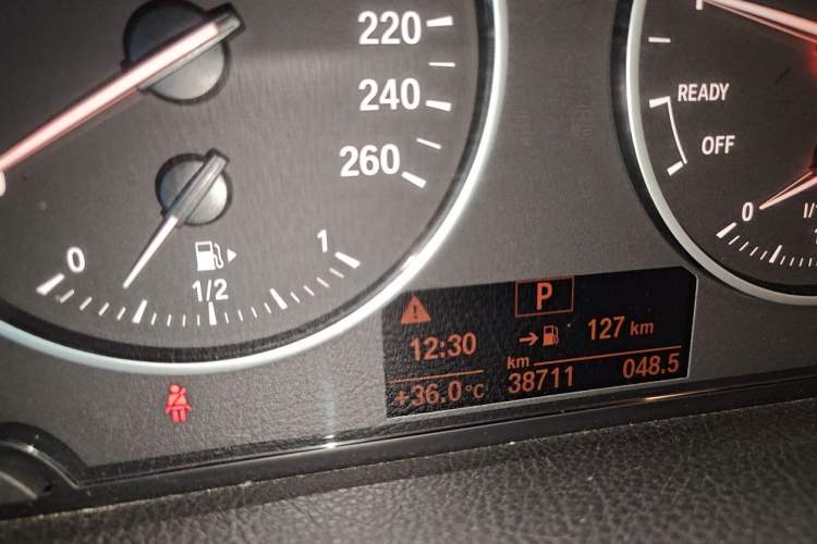 Used BMW 2 Series Active Tourer 2016 218i Fashion Model Odometer Close Up