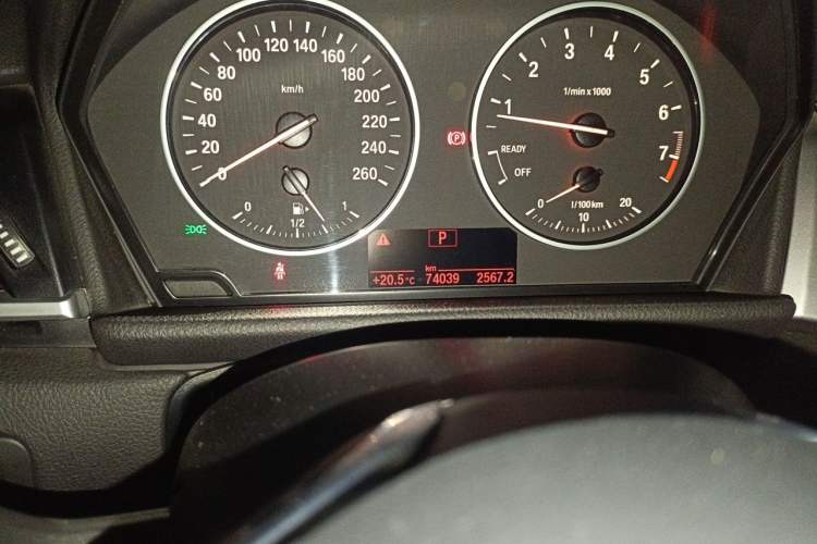 Used BMW 2 Series Active Tourer 2016 220i Luxury Edition Odometer Close Up