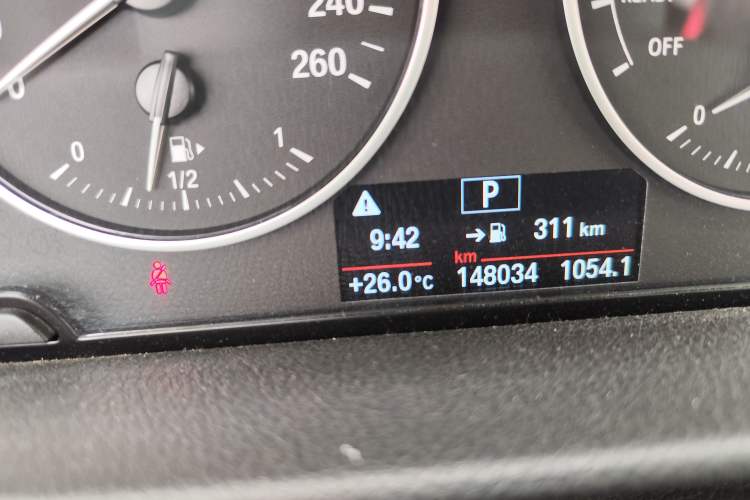 Used BMW 2 Series Active Tourer 2016 218i Sports Design Package Odometer Close Up