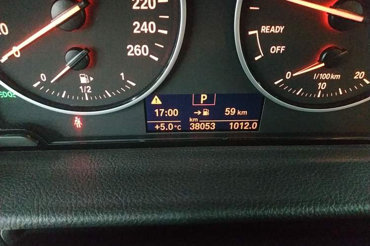 Used BMW 2 Series Active Tourer 2016 218i Leading Model Odometer Close Up