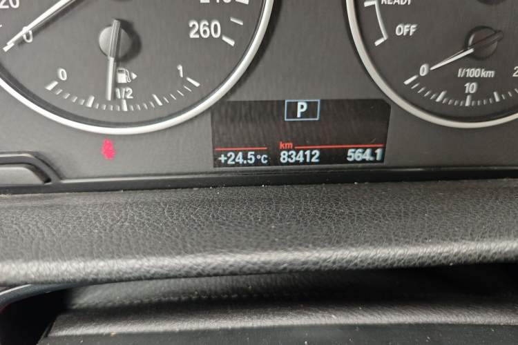 Used BMW 2 Series Active Tourer 2016 218i Sports Design Package Odometer Close Up