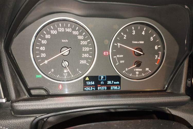 Used BMW 2 Series Active Tourer 2016 218i Sports Design Package Odometer Close Up