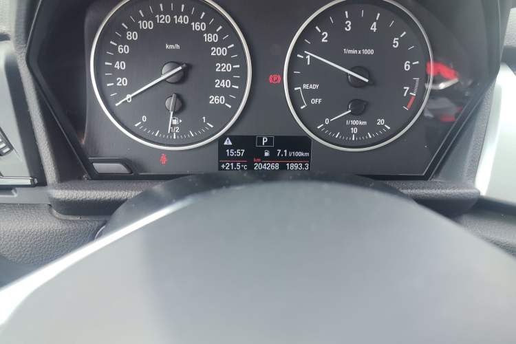 Used BMW 2 Series Active Tourer 2016 218i Fashion Model Odometer Close Up