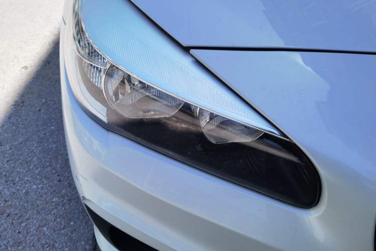 Used BMW 2 Series Active Tourer 2016 218i Fashion Model Right Front Headlight