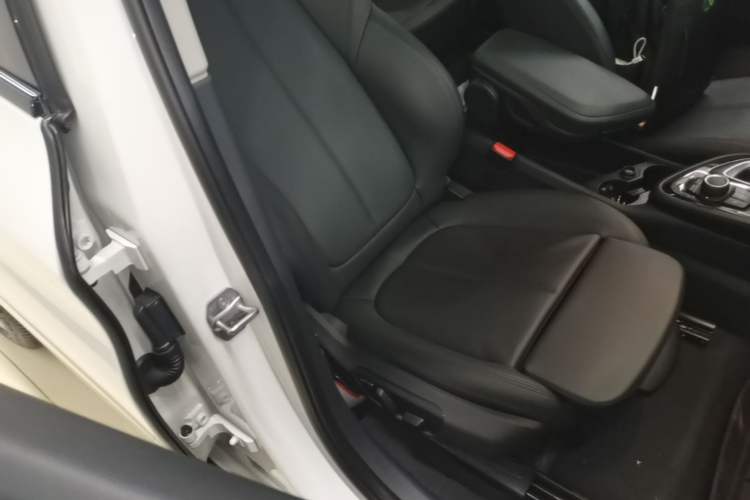 Used BMW 2 Series Active Tourer 2016 220i Luxury Edition Right Front Seat