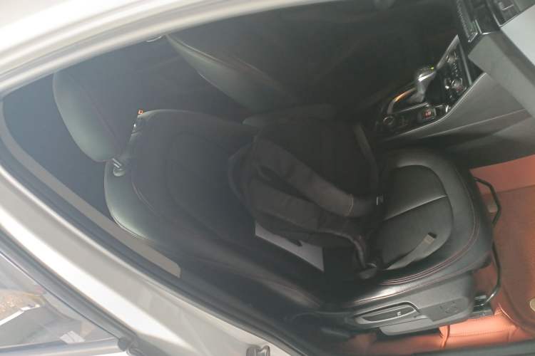 Used BMW 2 Series Active Tourer 2016 218i Fashion Model Right Front Seat