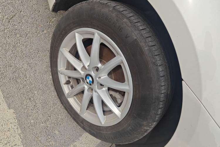 Used BMW 2 Series Active Tourer 2016 218i Fashion Model Right Front Wheel Hub