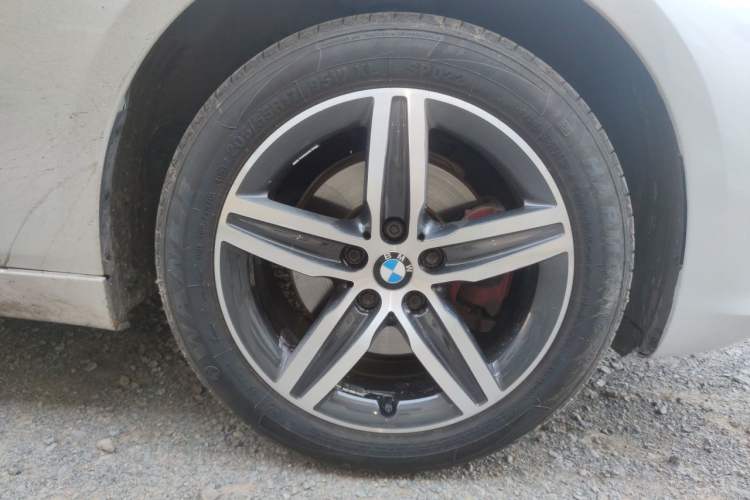 Used BMW 2 Series Active Tourer 2016 218i Sports Design Package Right Front Wheel Hub