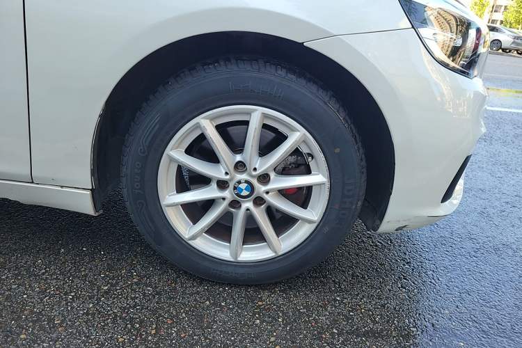 Used BMW 2 Series Active Tourer 2016 218i Fashion Model Right Front Wheel Hub
