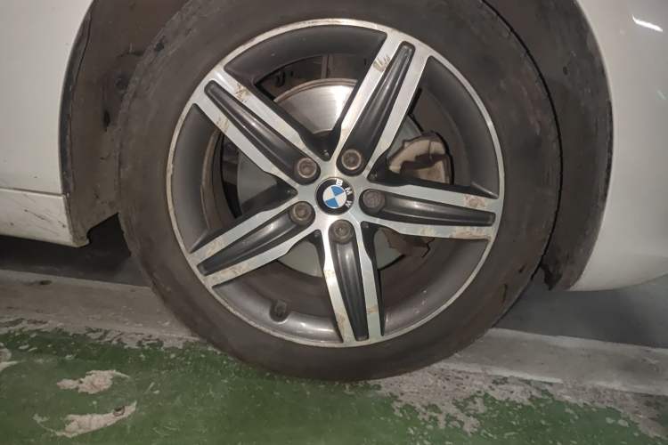 Used BMW 2 Series Active Tourer 2016 218i Sports Design Package Right Front Wheel Hub