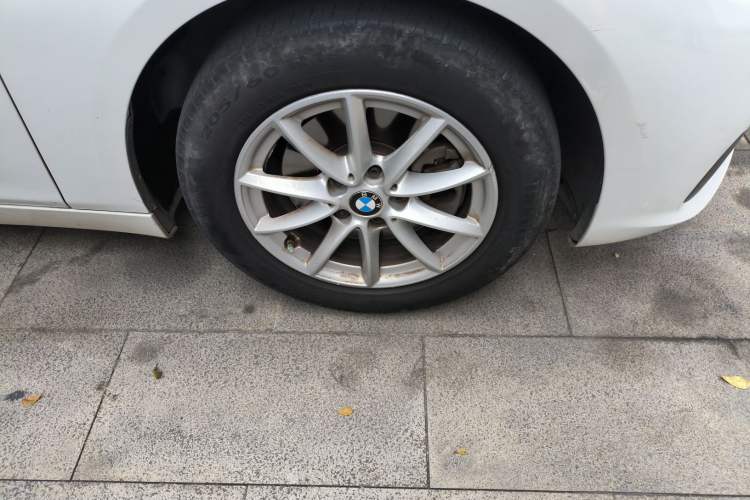 Used BMW 2 Series Active Tourer 2016 218i Fashion Model Right Front Wheel Hub