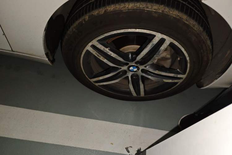 Used BMW 2 Series Active Tourer 2016 218i Sports Design Package Right Front Wheel Hub