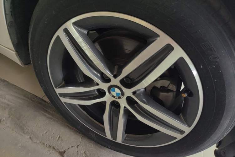 Used BMW 2 Series Active Tourer 2016 218i Sports Design Package Right Front Wheel Hub