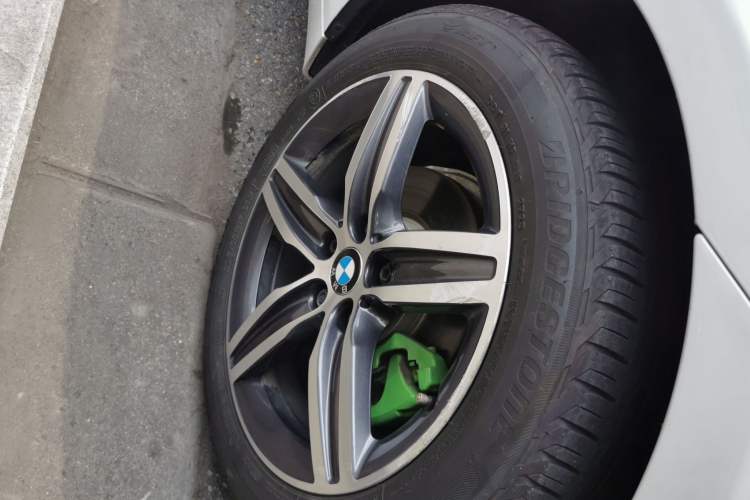 Used BMW 2 Series Active Tourer 2016 218i Sports Design Package Right Front Wheel Hub
