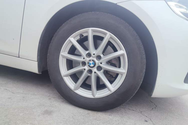 Used BMW 2 Series Active Tourer 2016 218i Fashion Model Right Front Wheel Hub