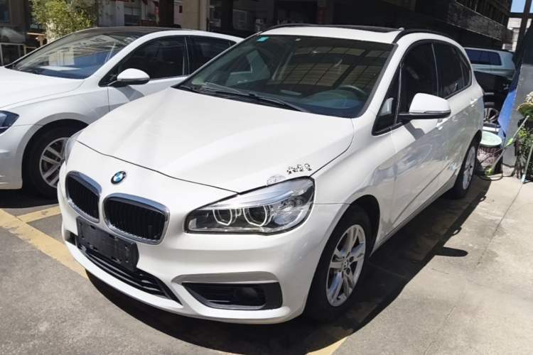 BMW 2 Series Active Tourer 2016 218i Leading Model с пробегом Guazi used car, China used car export, Used car for sale, Used cars, Cheapest cars for sale