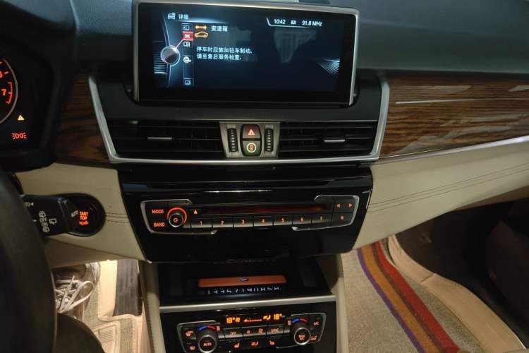 Used BMW 2 Series Active Tourer 2016 220i Luxury Design Package Audio And AC Panel