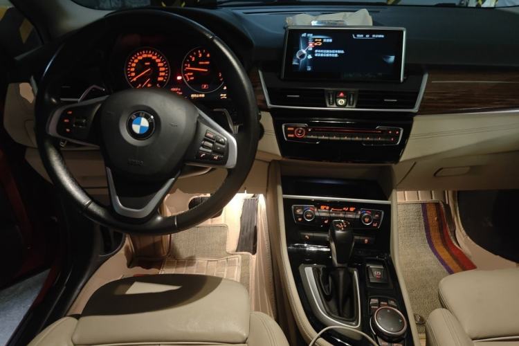 Used BMW 2 Series Active Tourer 2016 220i Luxury Design Package Center Console