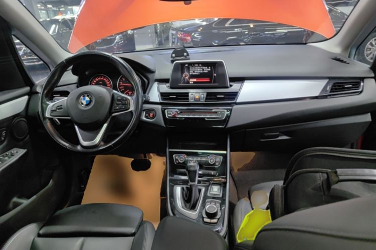 Used BMW 2 Series Active Tourer 2016 220i Luxury Edition Center Console