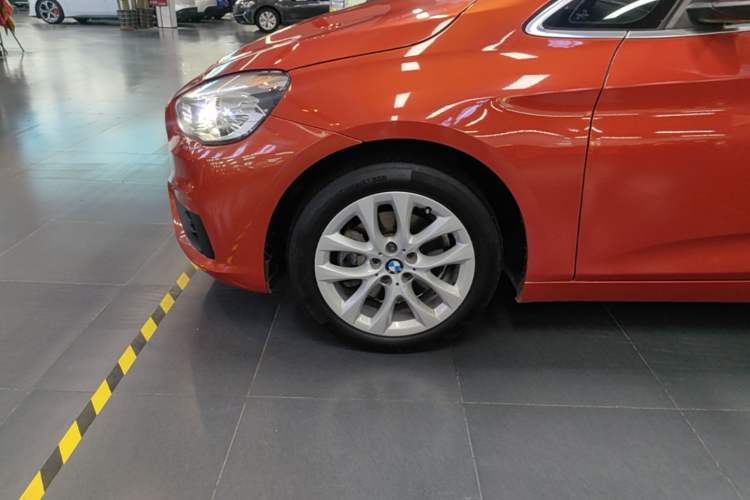 Used BMW 2 Series Active Tourer 2016 220i Luxury Edition Exterior 4