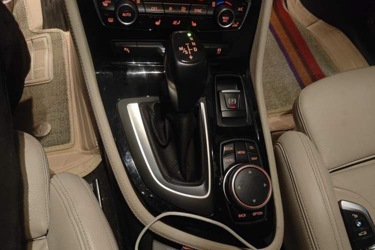 Used BMW 2 Series Active Tourer 2016 220i Luxury Design Package Gear Lever