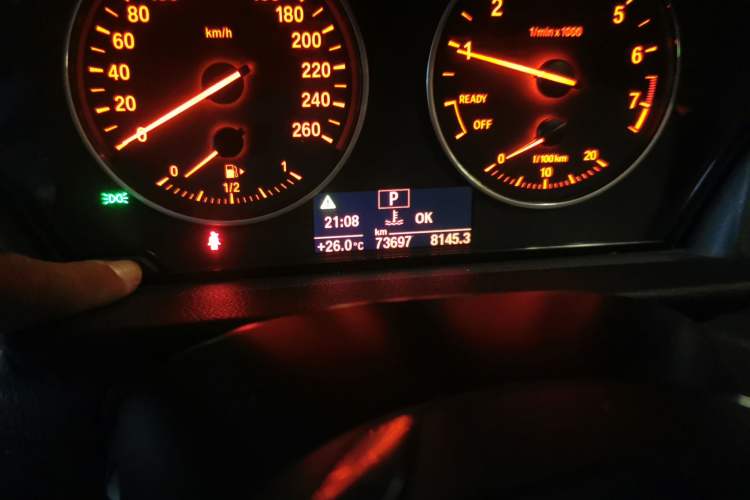 Used BMW 2 Series Active Tourer 2016 218i Sports Design Package Odometer Close Up