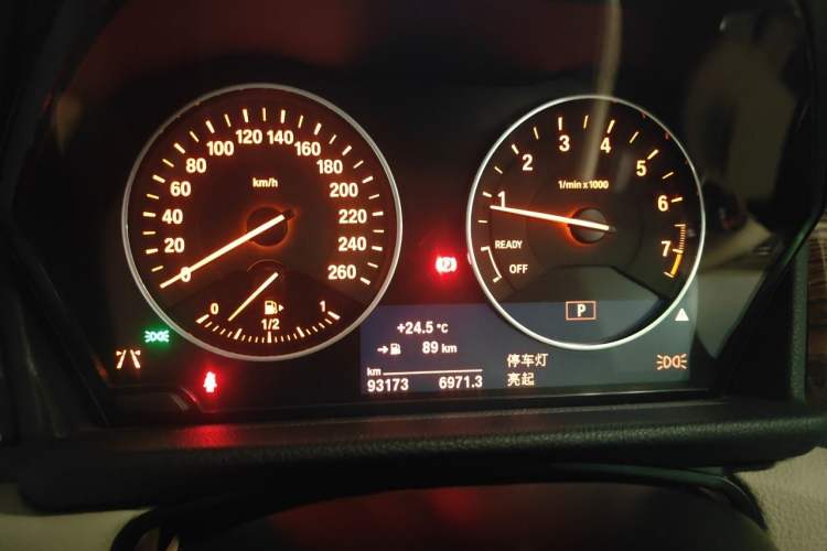 Used BMW 2 Series Active Tourer 2016 220i Luxury Design Package Odometer Close Up
