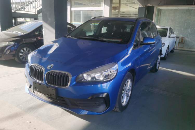 Used BMW 2 Series Active Tourer 2018 218i Fashion Model Guazi used car, China used car export, Used car for sale, Used BMW cars, Cheapest cars for sale