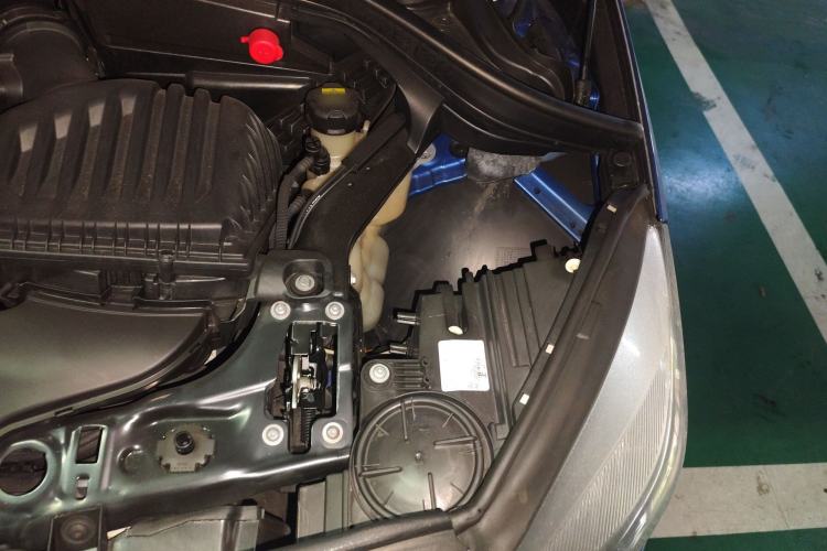 Used BMW 2 Series Active Tourer 2018 218i Fashion Model Engine Bay Left