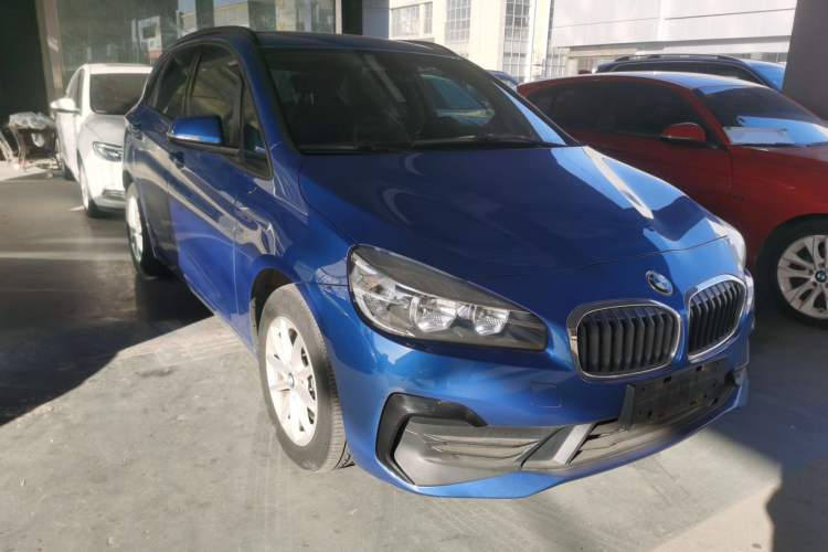 Used BMW 2 Series Active Tourer 2018 218i Fashion Model Front Right 45 Deg