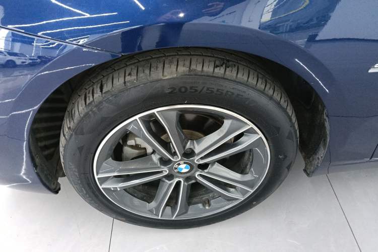 Used BMW 2 Series Active Tourer 2018 218i Premium Sports Package Left Front Wheel Hub