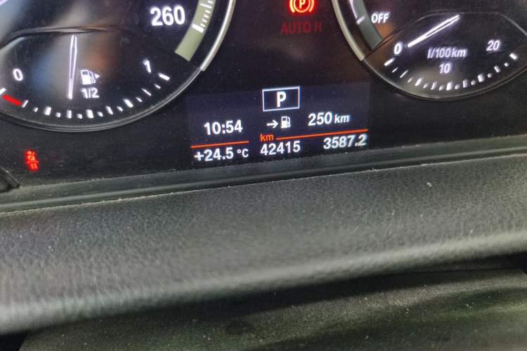 Used BMW 2 Series Active Tourer 2018 218i Premium Sports Package Odometer Close Up