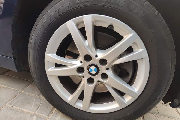 Used BMW 2 Series Active Tourer 2018 218i Leading Model Right Front Wheel Hub
