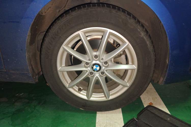 Used BMW 2 Series Active Tourer 2018 218i Fashion Model Right Front Wheel Hub