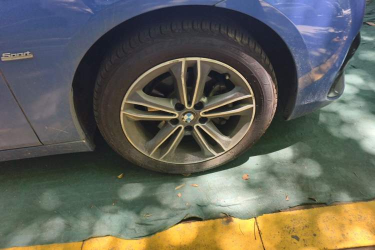 Used BMW 2 Series Active Tourer 2018 218i Premium Sports Package Right Front Wheel Hub