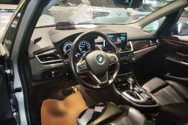 Used BMW 2 Series Active Tourer 2018 220i Luxury Package Center Console