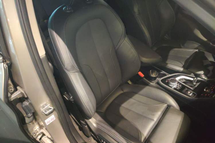 Used BMW 2 Series Active Tourer 2018 220i Luxury Package Right Front Seat